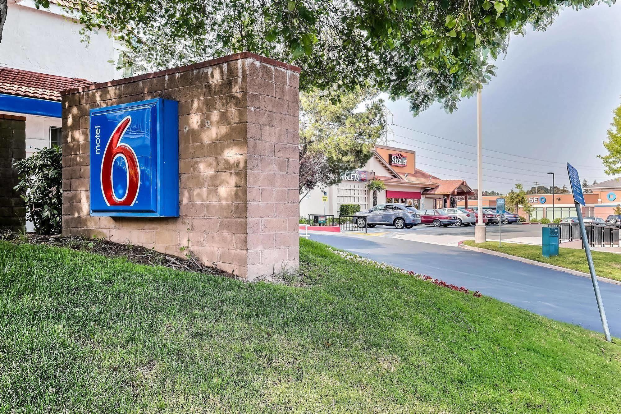 Motel 6-Pinole, Ca Buitenkant foto