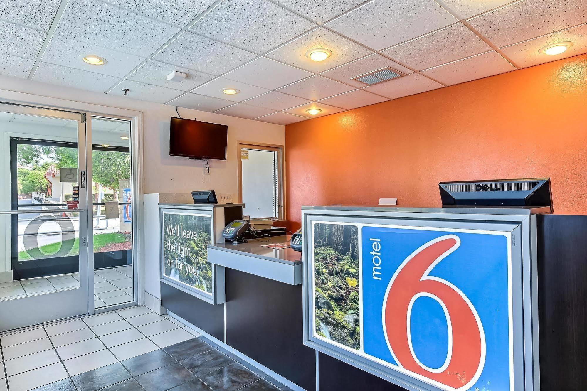 Motel 6-Pinole, Ca Buitenkant foto